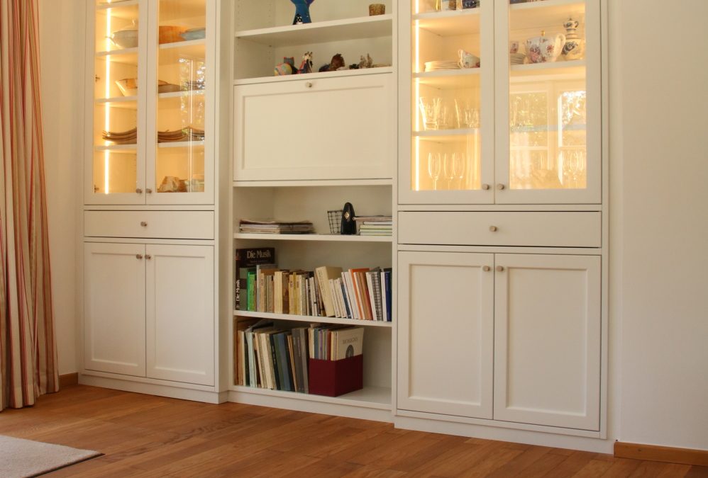 Vitrinenschrank