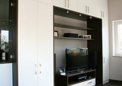 Wohnzimmerschrank