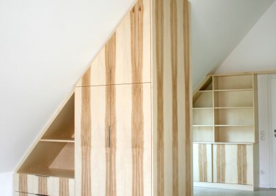 Kleiderschrank